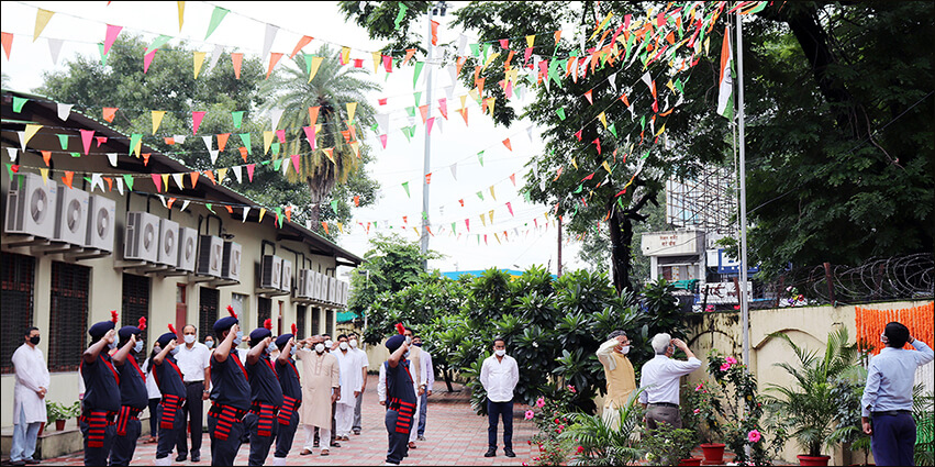 IIM Nagpur Celebrates Combined On-campus and Virtual Independence Day